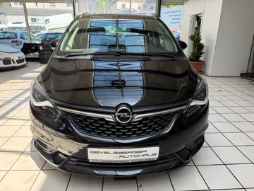Car image 4
