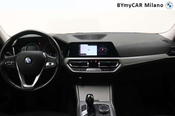 BMW 320d Touring xDrive Advantage 140 kW image number 17