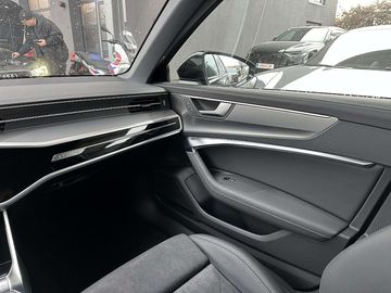 Car image 36