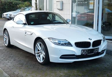 Car image 3