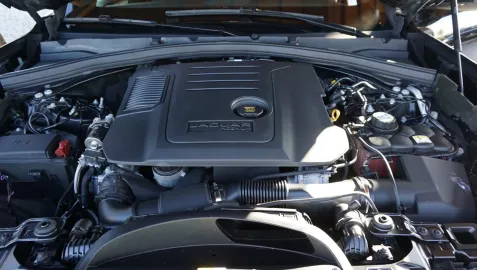 Car image 32