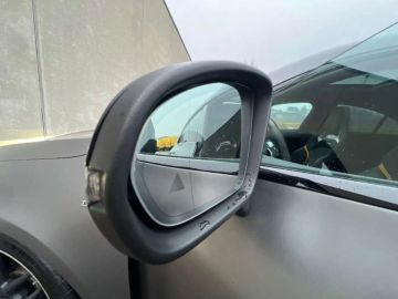 Car image 50