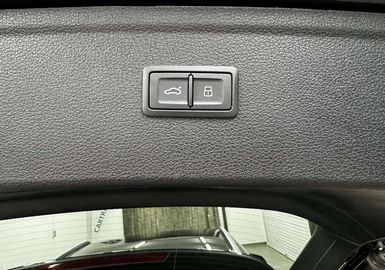 Car image 38