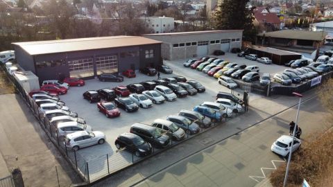 Car image 19