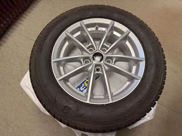 Car image 32