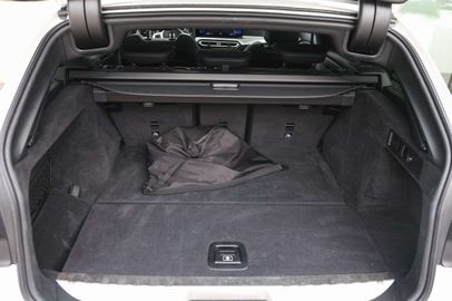 Car image 37