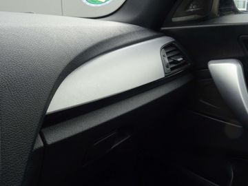 Car image 37