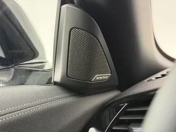 Car image 47
