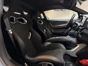 Car image 31