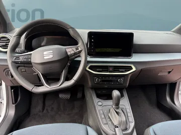 Car image 17