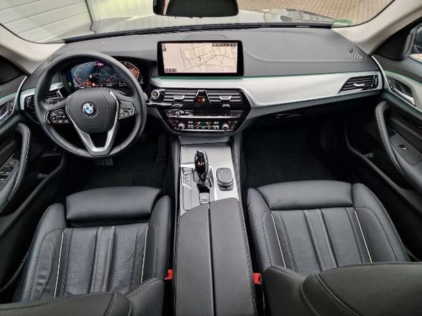 BMW 530d Touring xDrive 210 kW image number 17