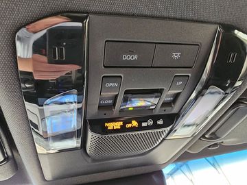 Car image 31