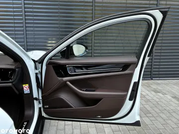 Car image 40