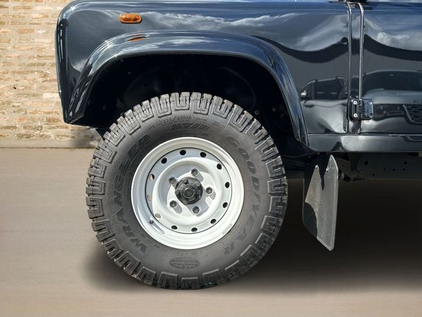 Land Rover Defender TD 90 kW image number 9