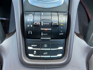 Car image 31