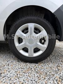 Car image 29
