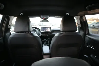 Car image 37
