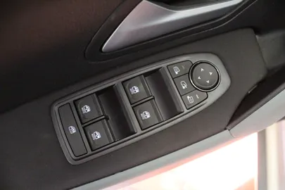 Car image 44