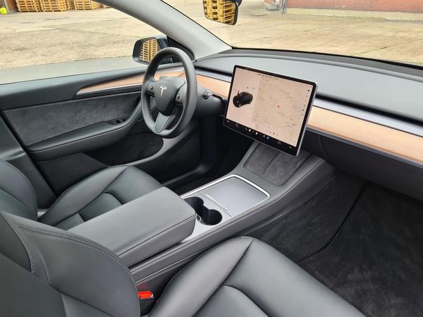 Tesla Model Y 220 kW image number 16