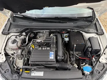 Car image 32