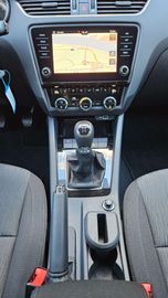 Car image 25