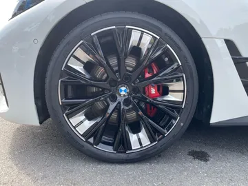 Car image 40