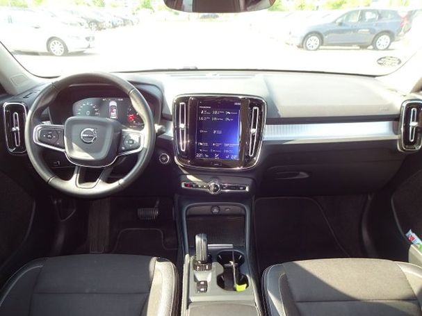 Volvo XC40 T4 Momentum 140 kW image number 5