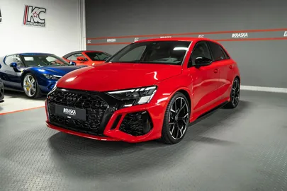 Car image 19
