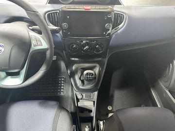 Car image 13