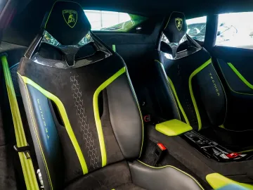 Car image 33