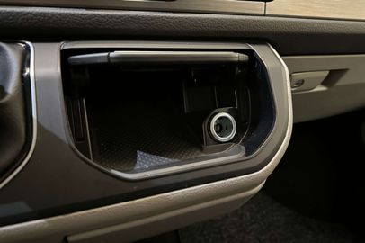 Car image 37