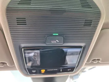Car image 34