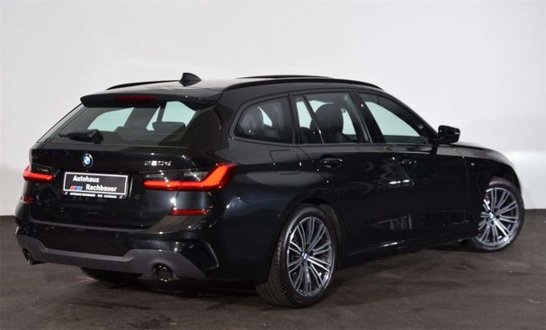 BMW 320d Touring xDrive 140 kW image number 2