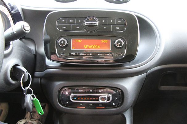 Smart ForTwo coupe EQ 60 kW image number 11