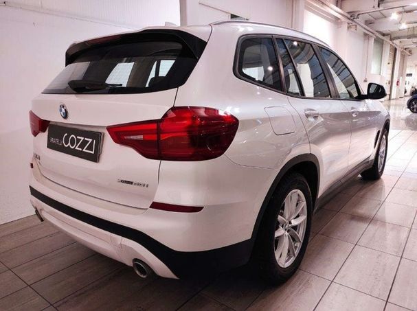 BMW X3 xDrive20i Advantage 135 kW image number 3