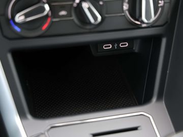 Car image 37