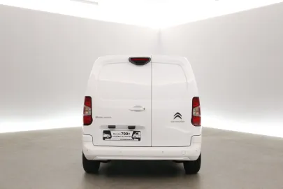 Car image 28