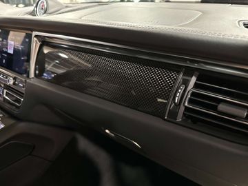 Car image 36