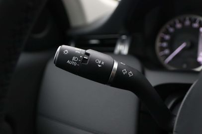 Car image 36