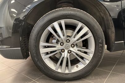 Car image 25