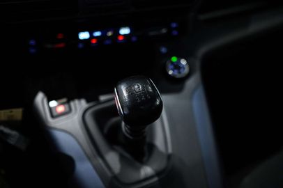 Car image 31