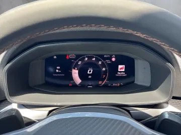 Car image 32