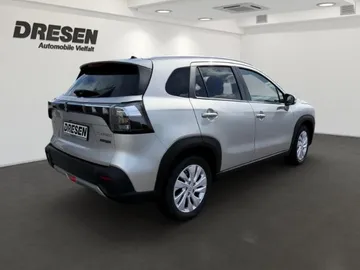 Car image 3