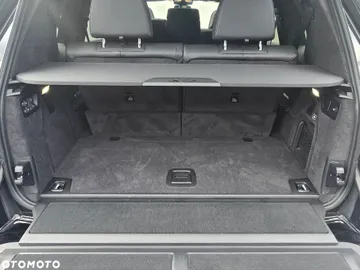 Car image 40
