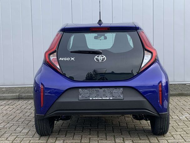 Toyota Aygo X 1.0 VVT-i 53 kW image number 4