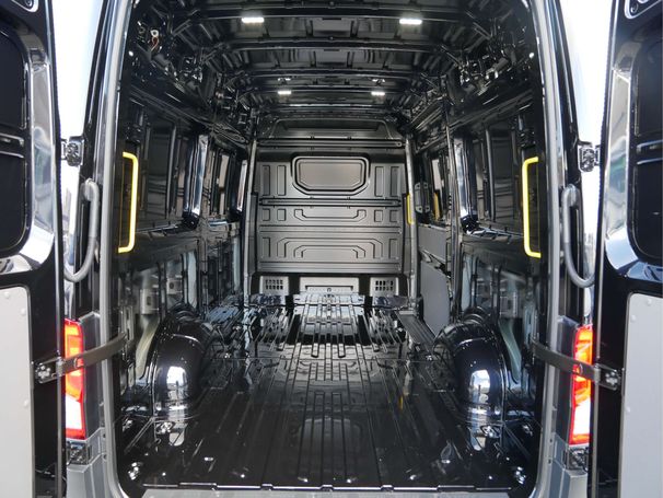 Volkswagen Crafter 130 kW image number 9