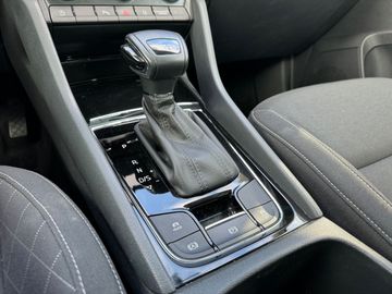 Car image 30