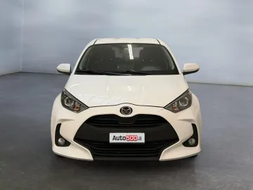 Car image 3