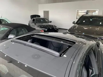 Car image 40