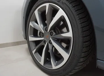 Car image 38